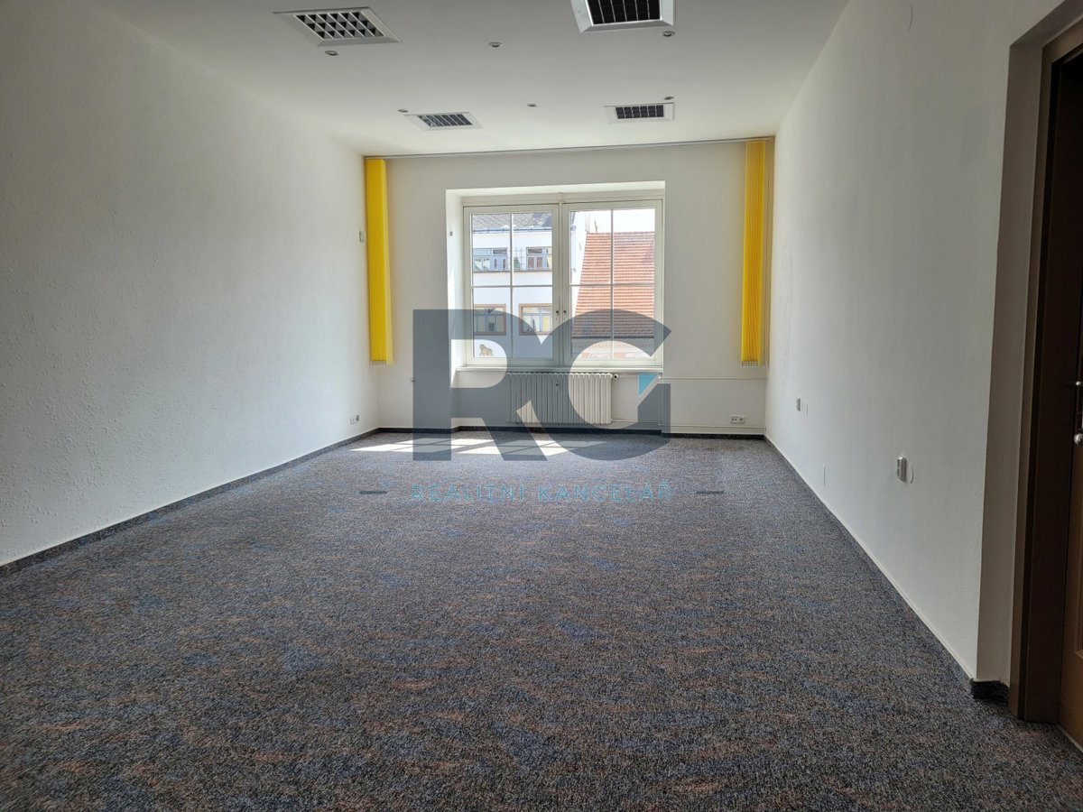 Fotografie 1 - Pronájem komerční nemovitosti · Kancelář · 38 m²