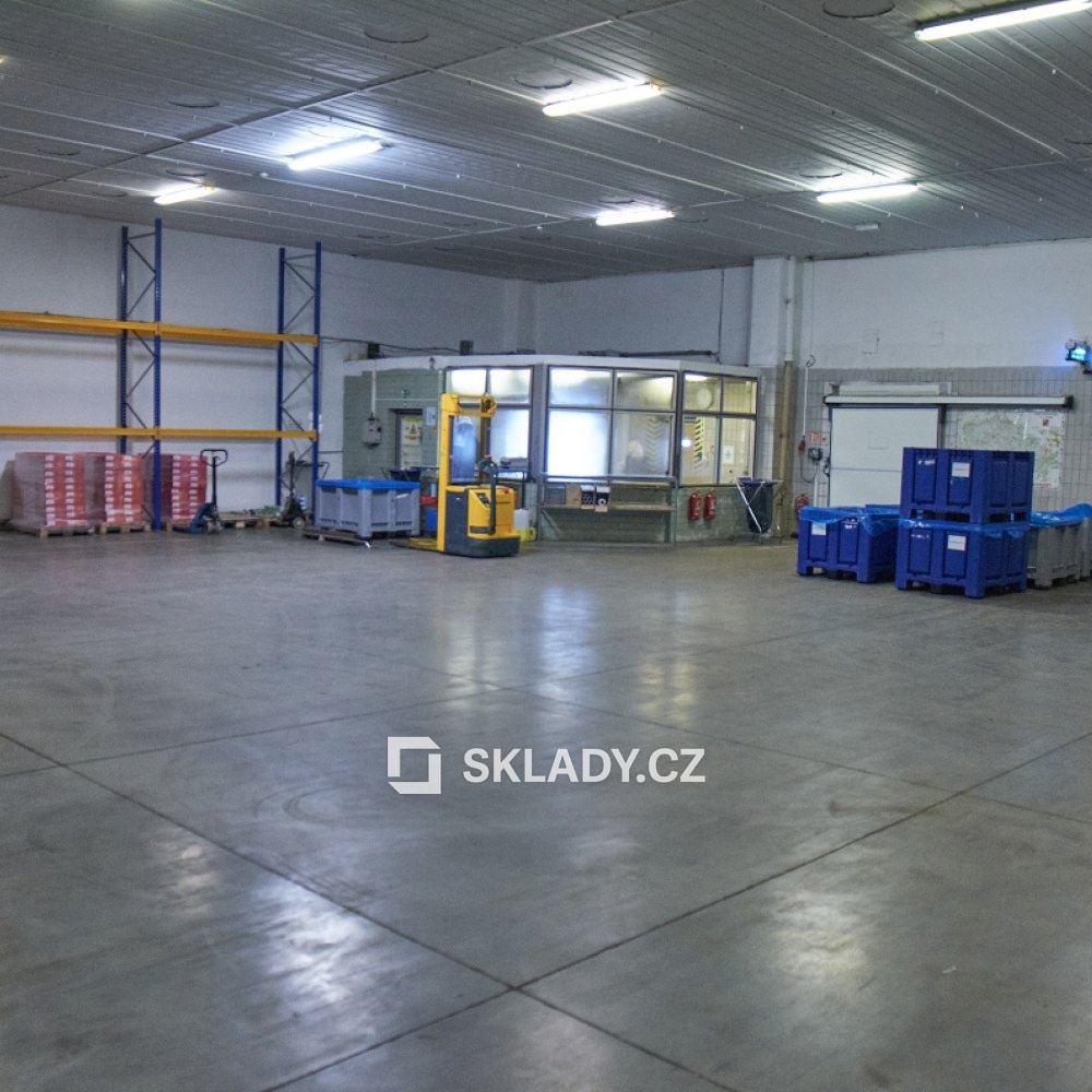 Photo 1 - Commercial property for rent · Warehouse · 950 m²