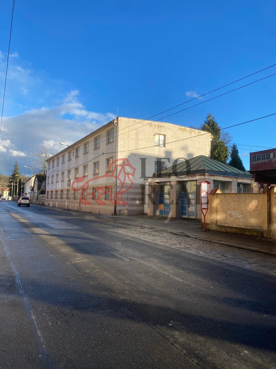 Fotografie 1 - Prodej komerční nemovitosti · Kancelář · 1 250 m²