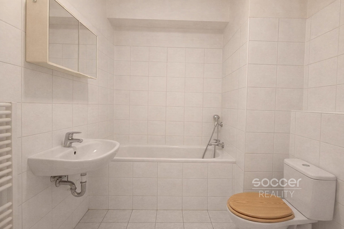 Photo 2 - Apartment for rent · 1+kk · 38 m²