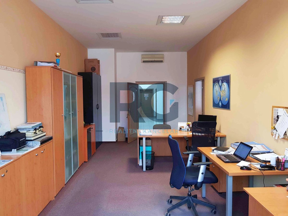 Fotografie 2 - Pronájem komerční nemovitosti · Kancelář · 29 m²