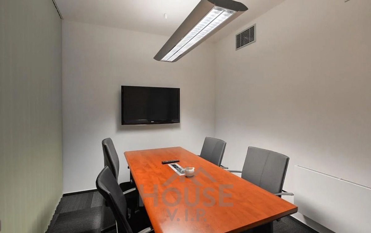 Photo 4 - Commercial property for sale · Office · 616 m²
