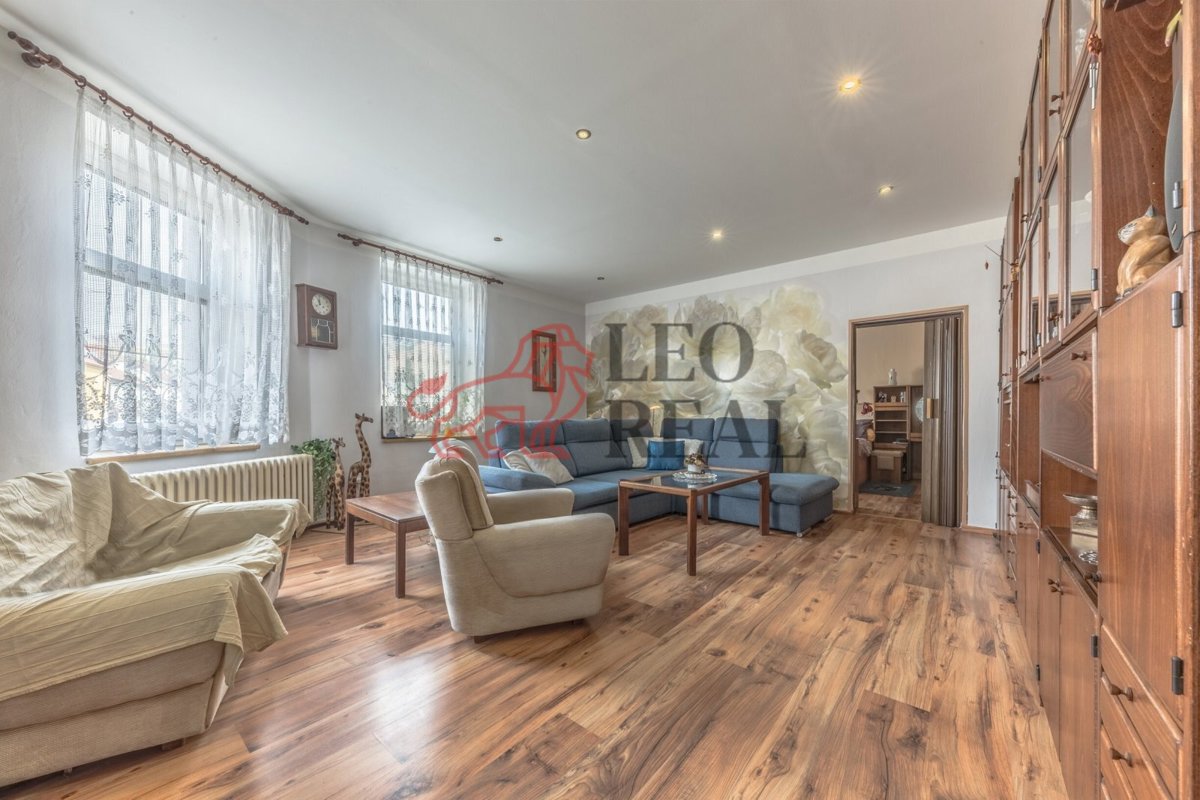 Фото 3 - Продаж будинку · Сімейний будинок · 384 m²