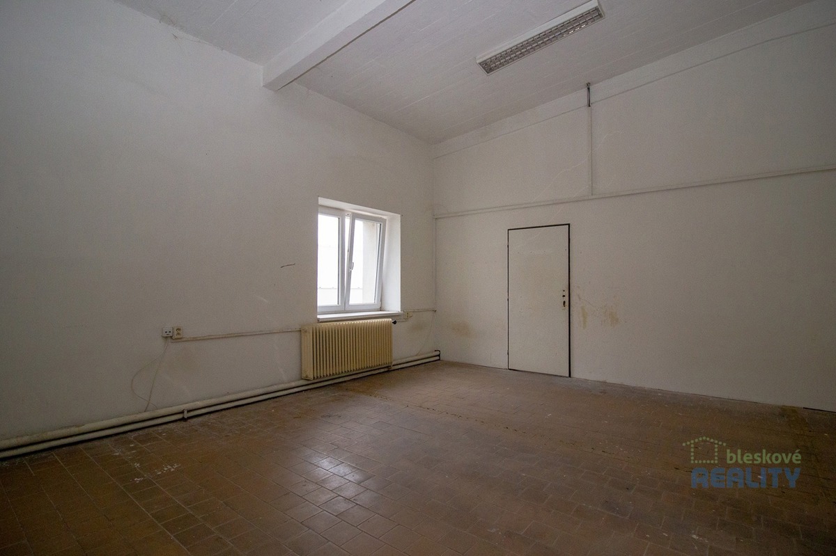 Photo 4 - Commercial property for rent · 826 m²