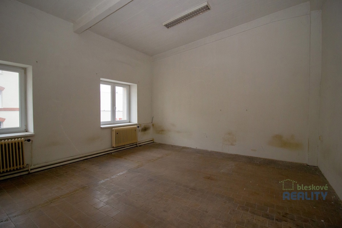 Photo 3 - Commercial property for rent · 826 m²