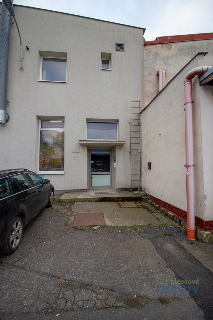Photo 2 - Commercial property for rent · 826 m²