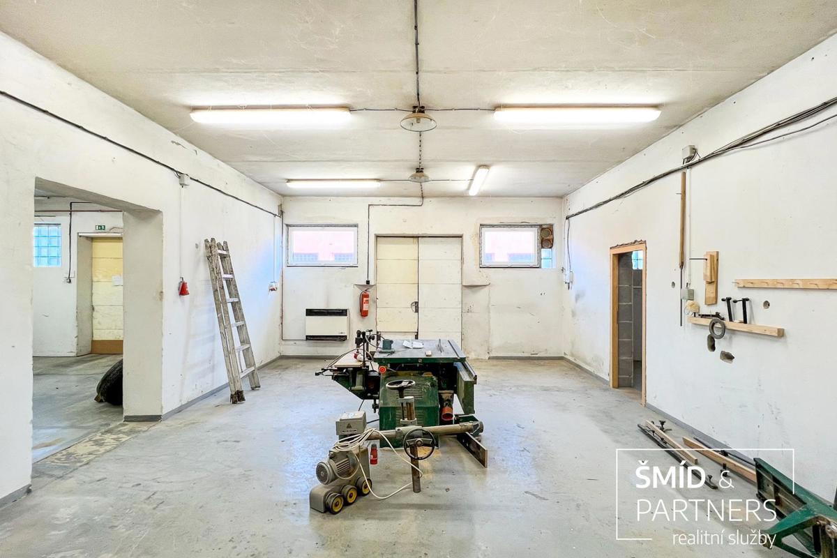 Photo 4 - Commercial property for rent