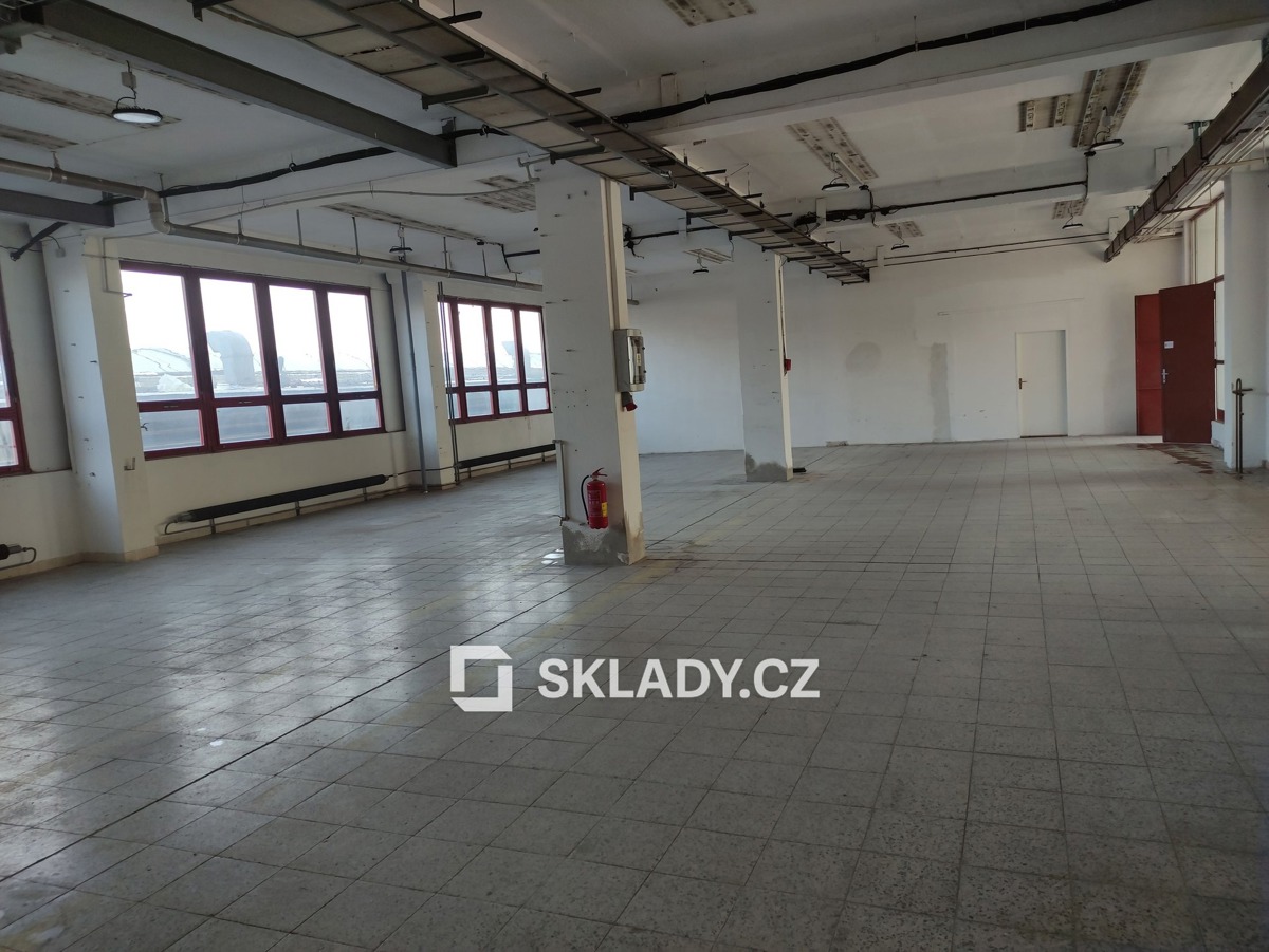 Photo 1 - Commercial property for rent · 604 m²
