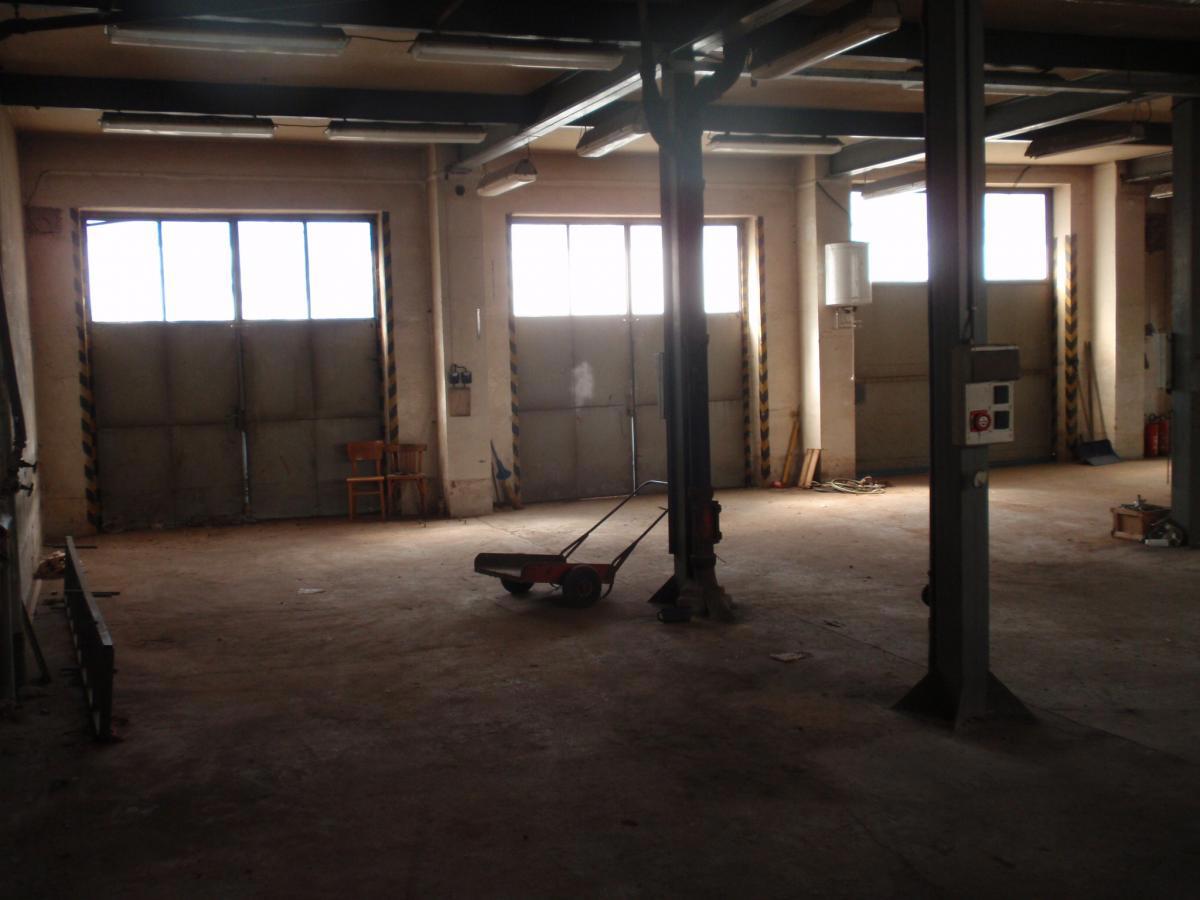 Photo 2 - Commercial property for rent · 150 m²