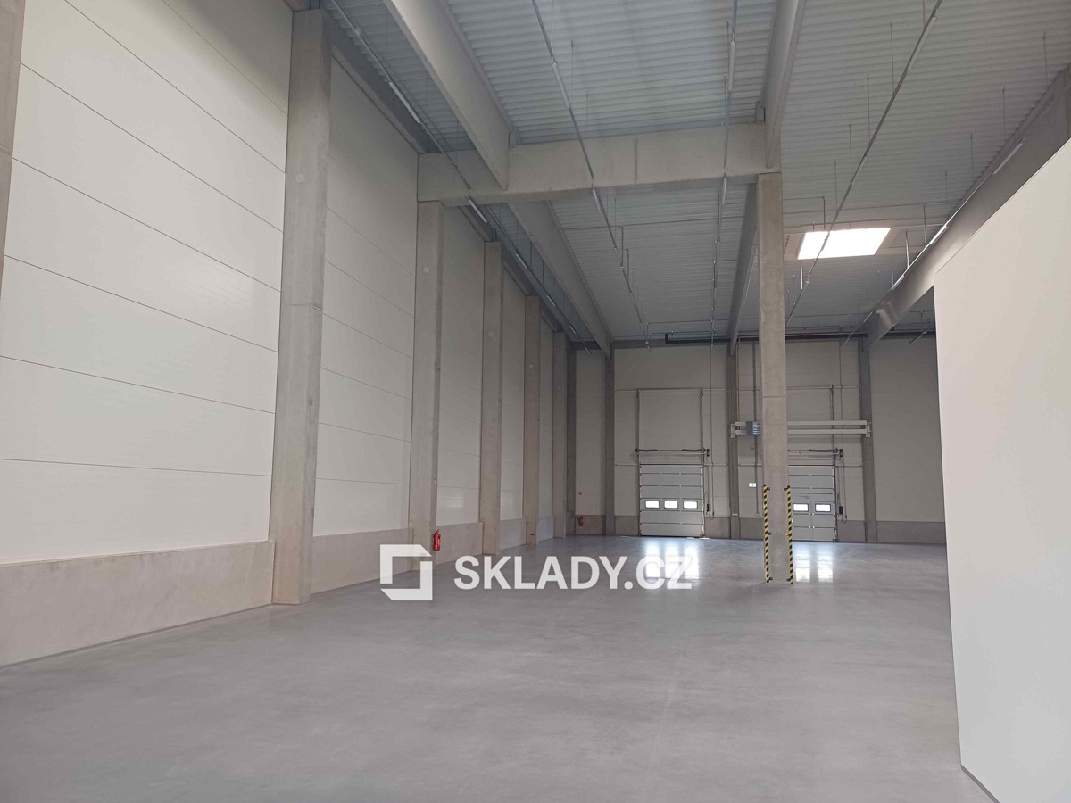 Photo 2 - Commercial property for rent · 816 m²