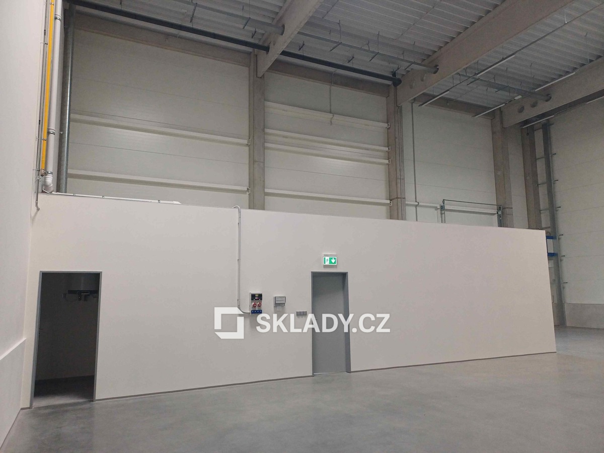 Photo 3 - Commercial property for rent · 816 m²
