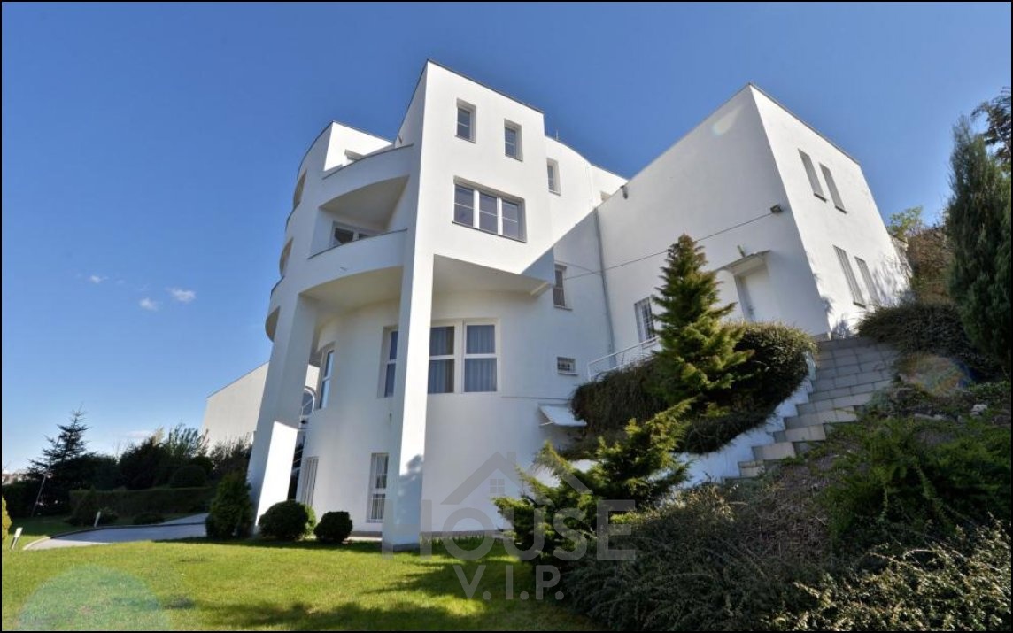 Photo 2 - House for rent · Villa · 839 m²