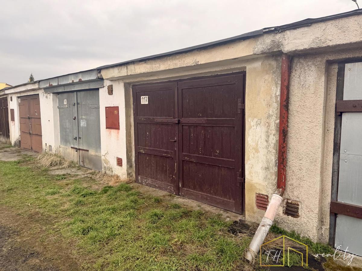 Photo 3 - Garage for sale