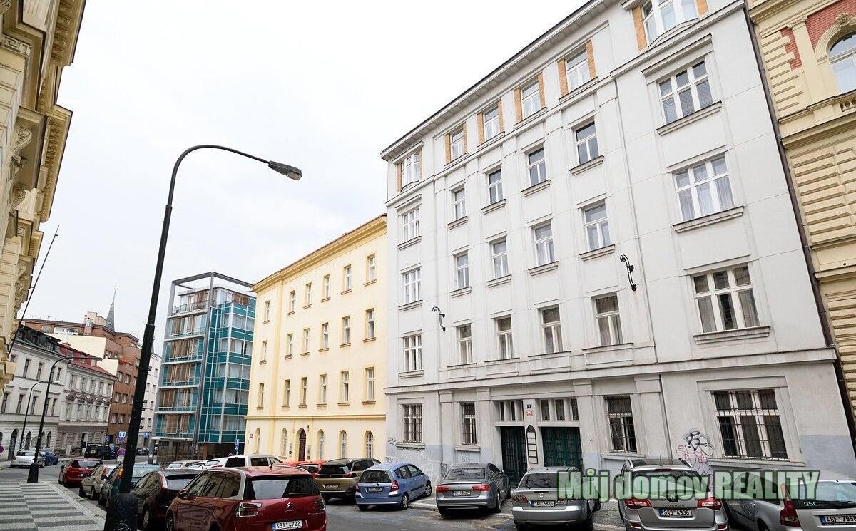 Фото 2 - Аренда квартиры · 1+kk · 30 m²