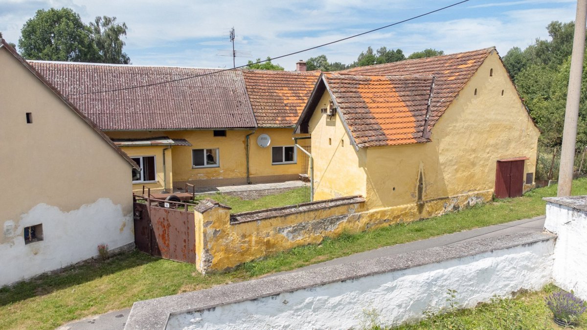 Photo 2 - House for sale · Cottage · 290 m² · 3 rooms