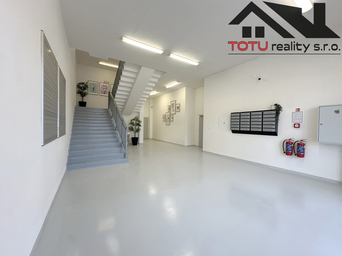 Photo 4 - Commercial property for rent · Office · 49 m²
