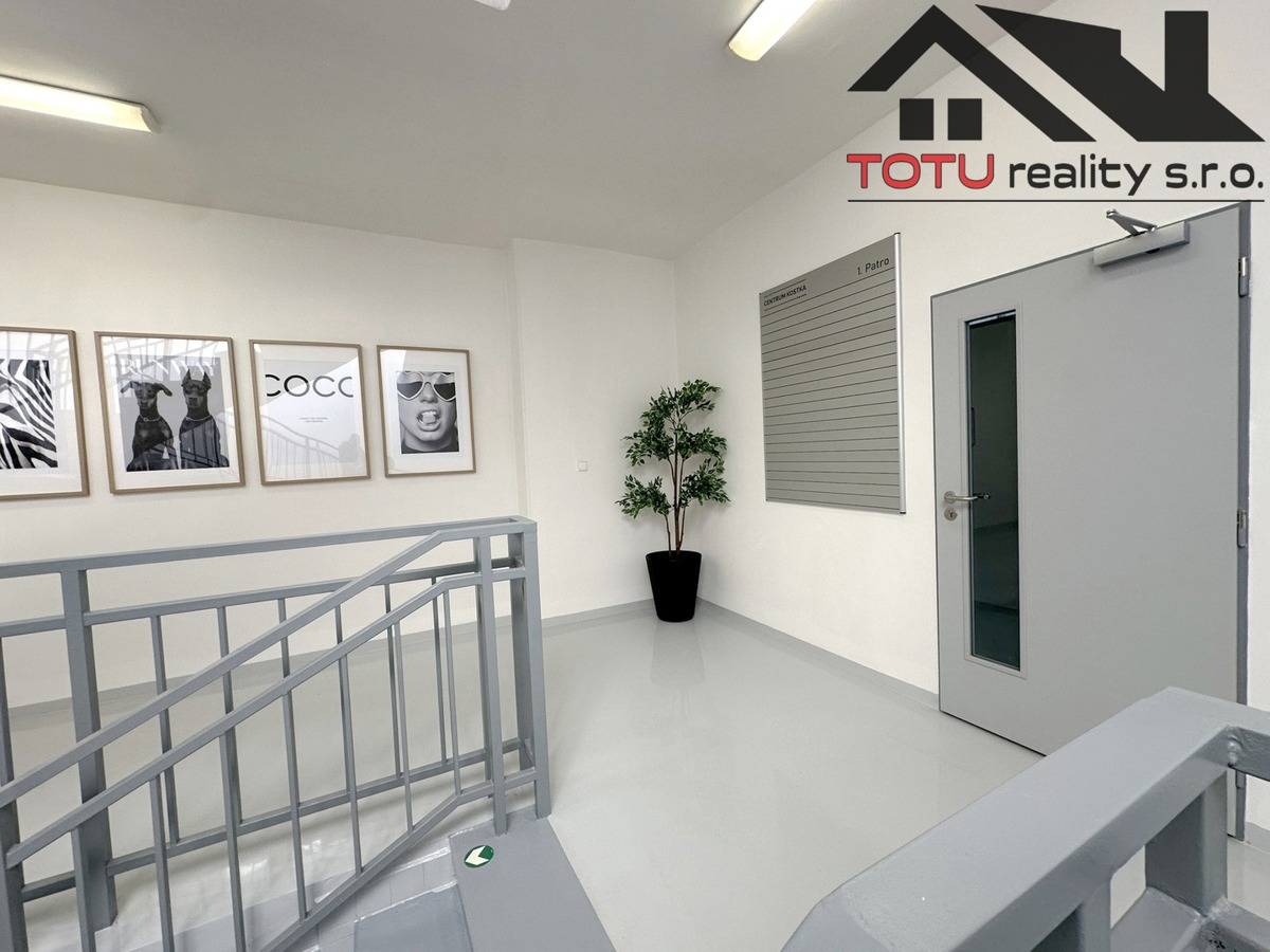 Photo 3 - Commercial property for rent · Office · 49 m²