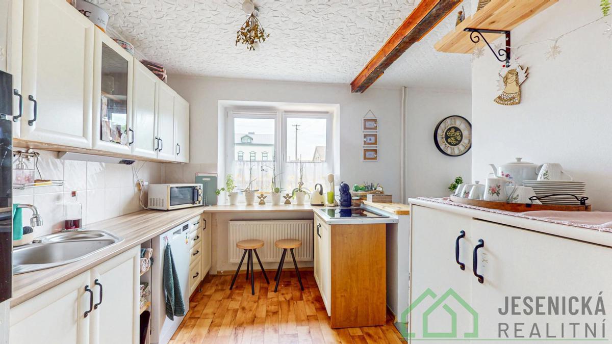 Фото 1 - Продажа дома · Семейный дом · 80 m²