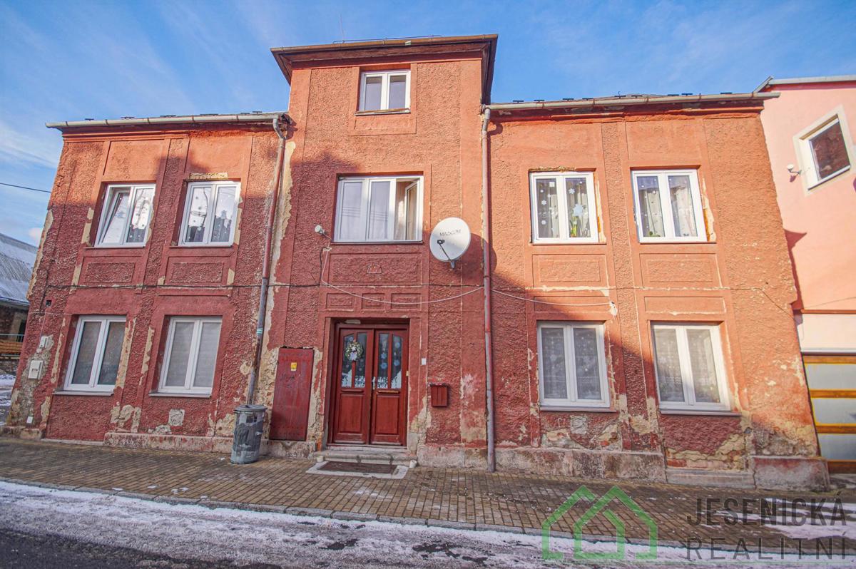 Фото 2 - Продажа дома · Семейный дом · 270 m²