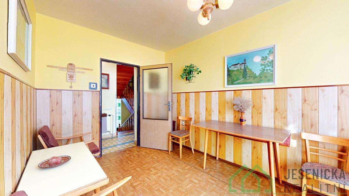 Фото 2 - Продажа дома · Семейный дом · 338 m² · 6 комнат
