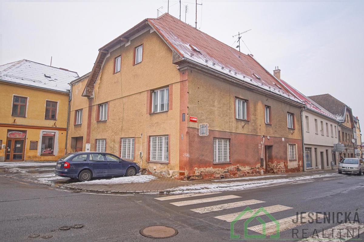 Фото 1 - Продажа дома · Семейный дом · 750 m²