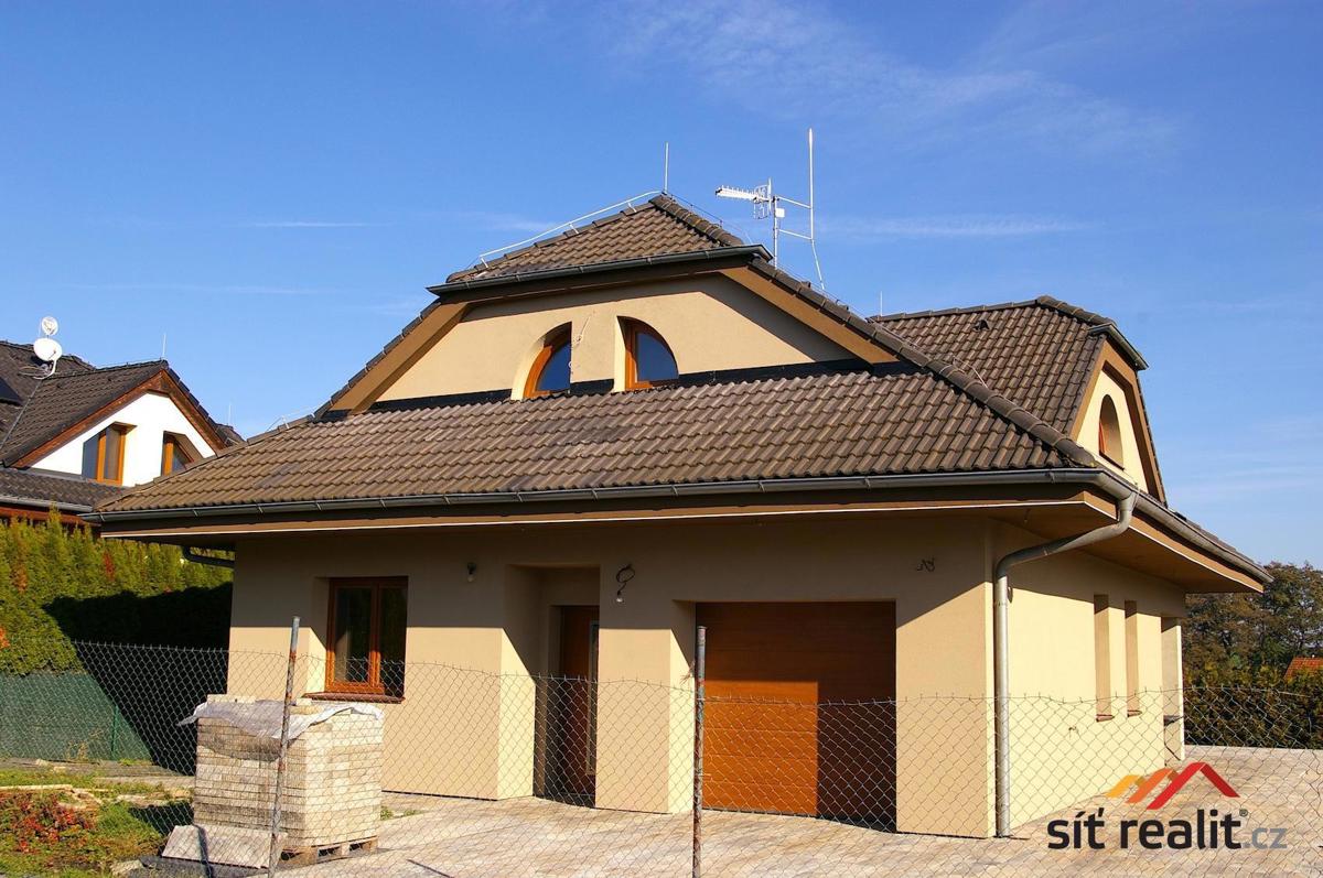 Фото 1 - Продаж будинку · Сімейний будинок · 165 m² · 5 кімнат