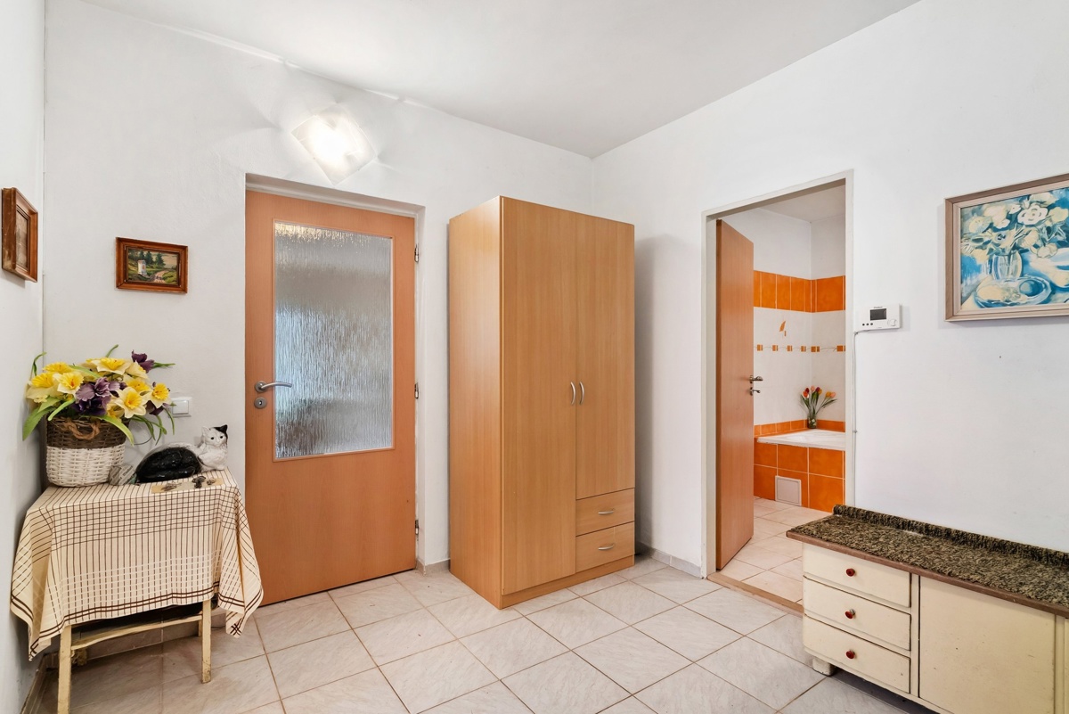 Фото 3 - Продаж будинку · Сімейний будинок · 200 m² · 5 кімнат