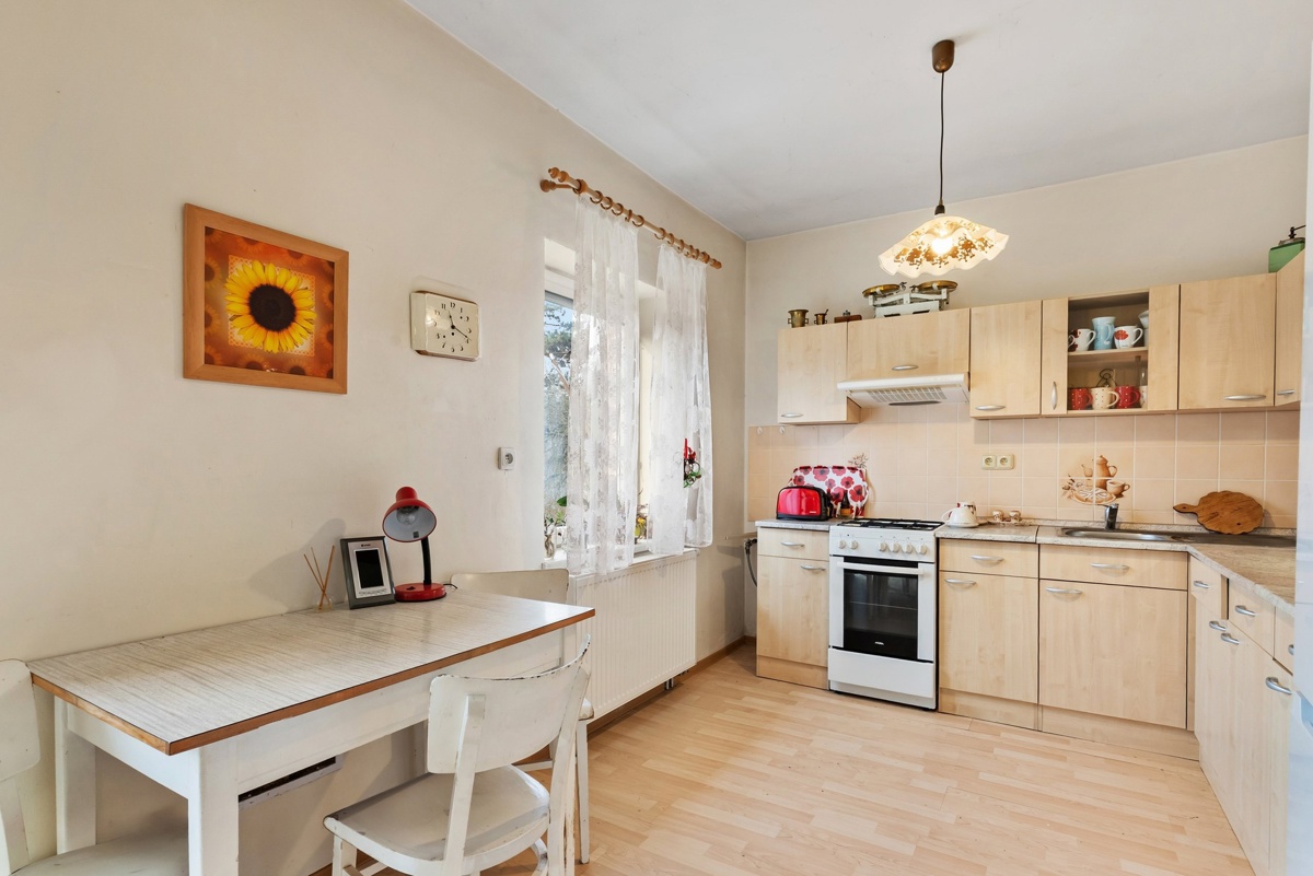 Фото 2 - Продаж будинку · Сімейний будинок · 200 m² · 5 кімнат
