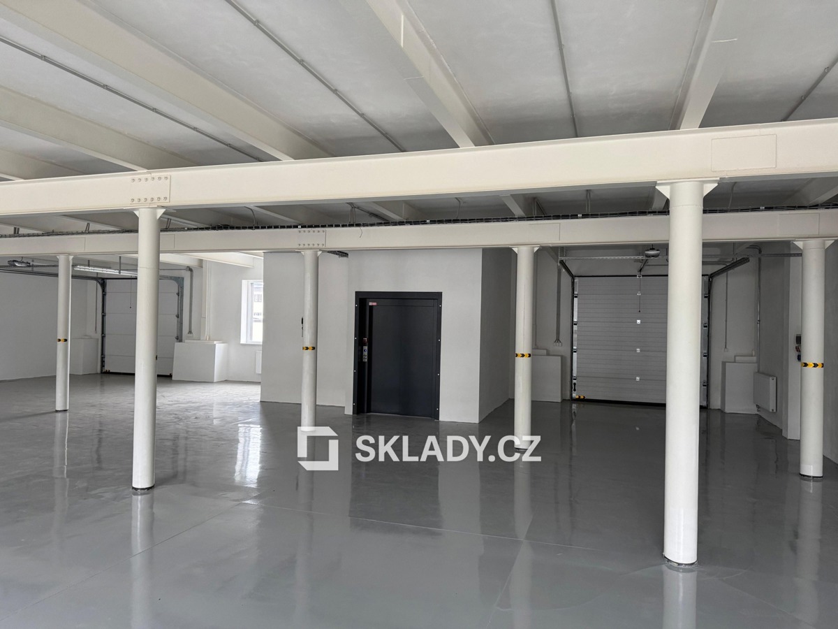 Photo 4 - Commercial property for rent · Warehouse · 330 m²