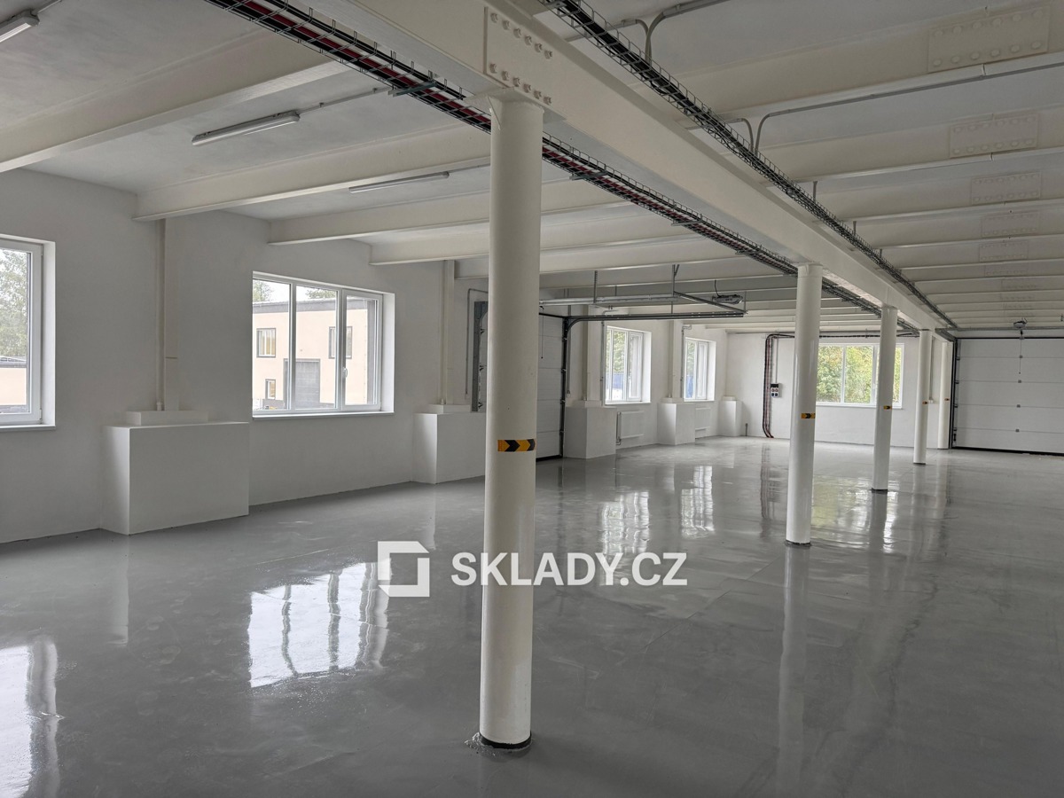 Photo 3 - Commercial property for rent · Warehouse · 330 m²