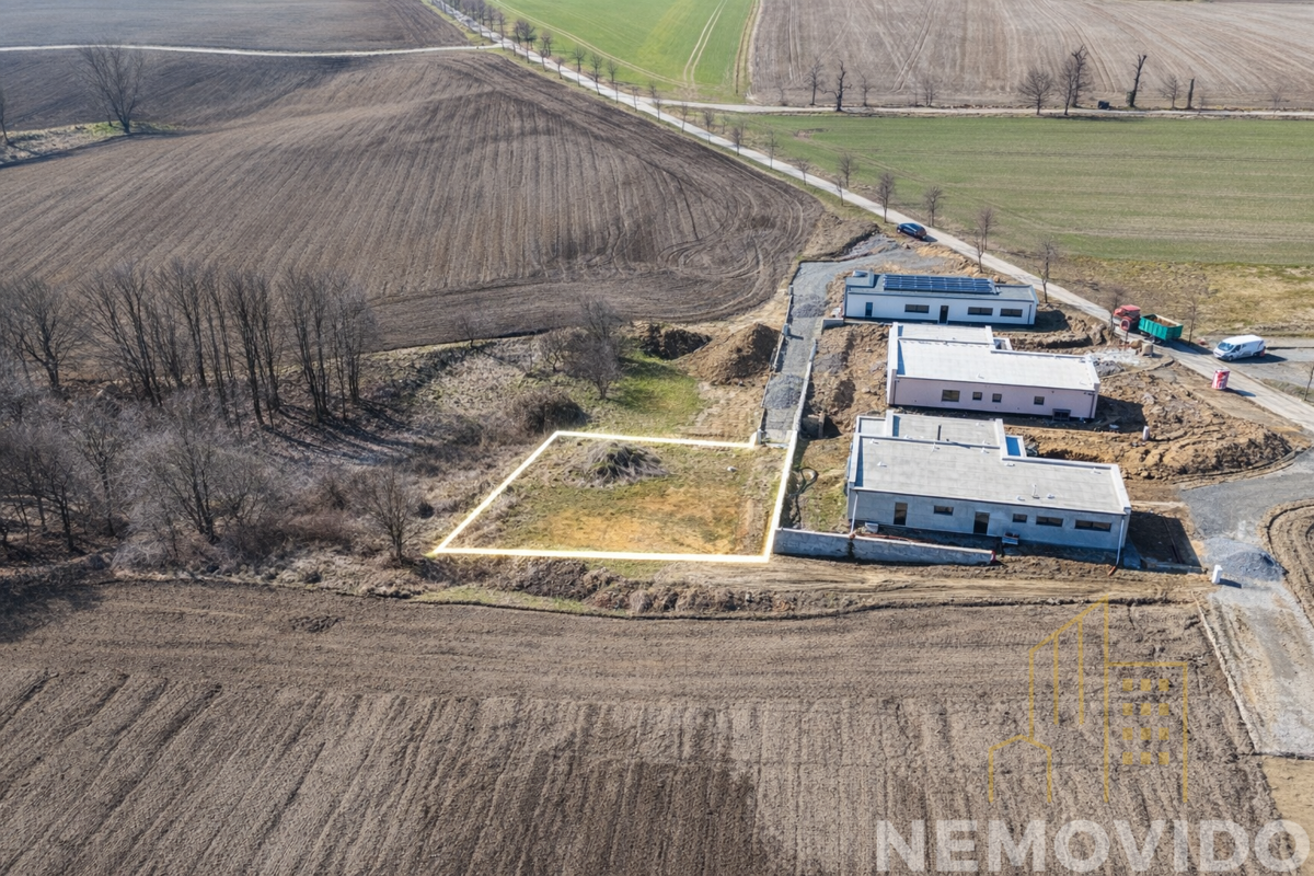 Фото 1 - Продаж ділянки · Під забудову · 895 m²