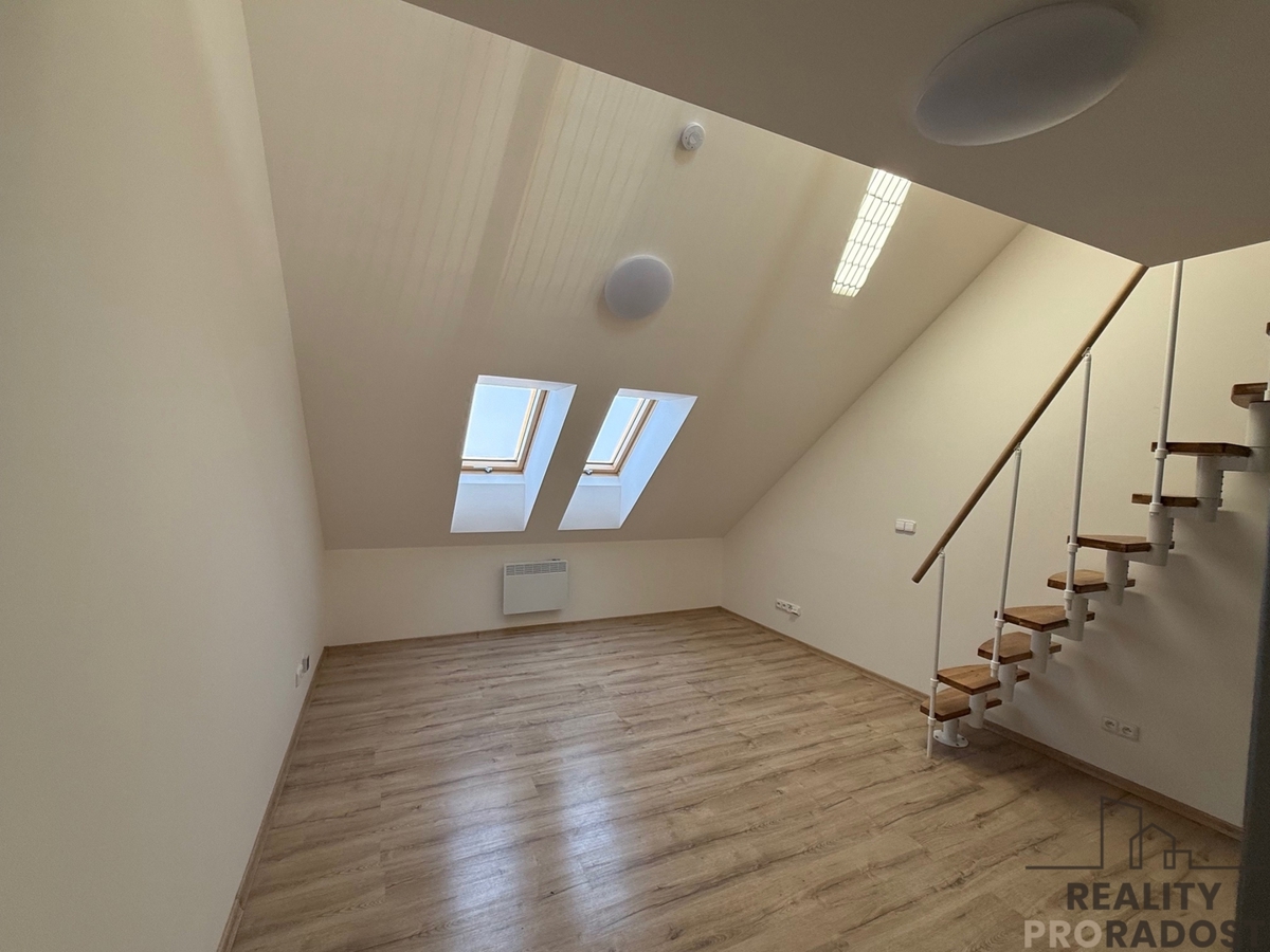 Fotografie 2 - Pronájem bytu · 3+kk · 65 m²