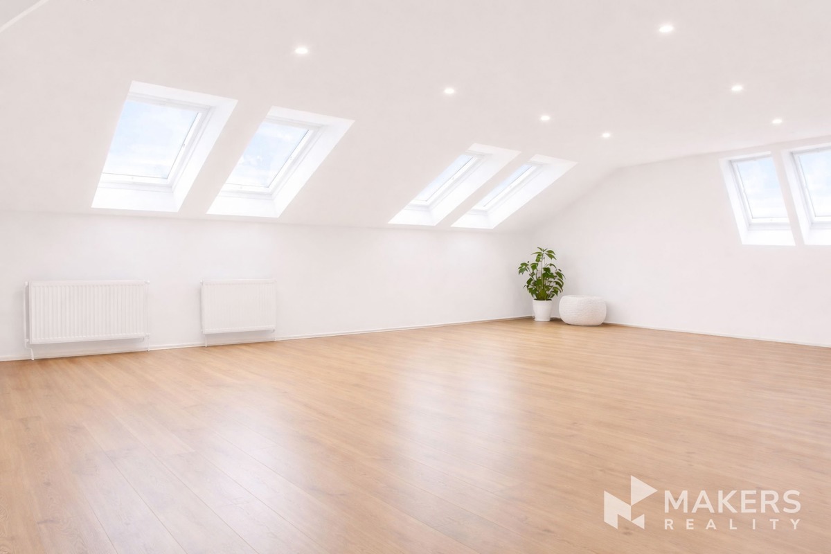 Photo 1 - Commercial property for rent · Office · 150 m²