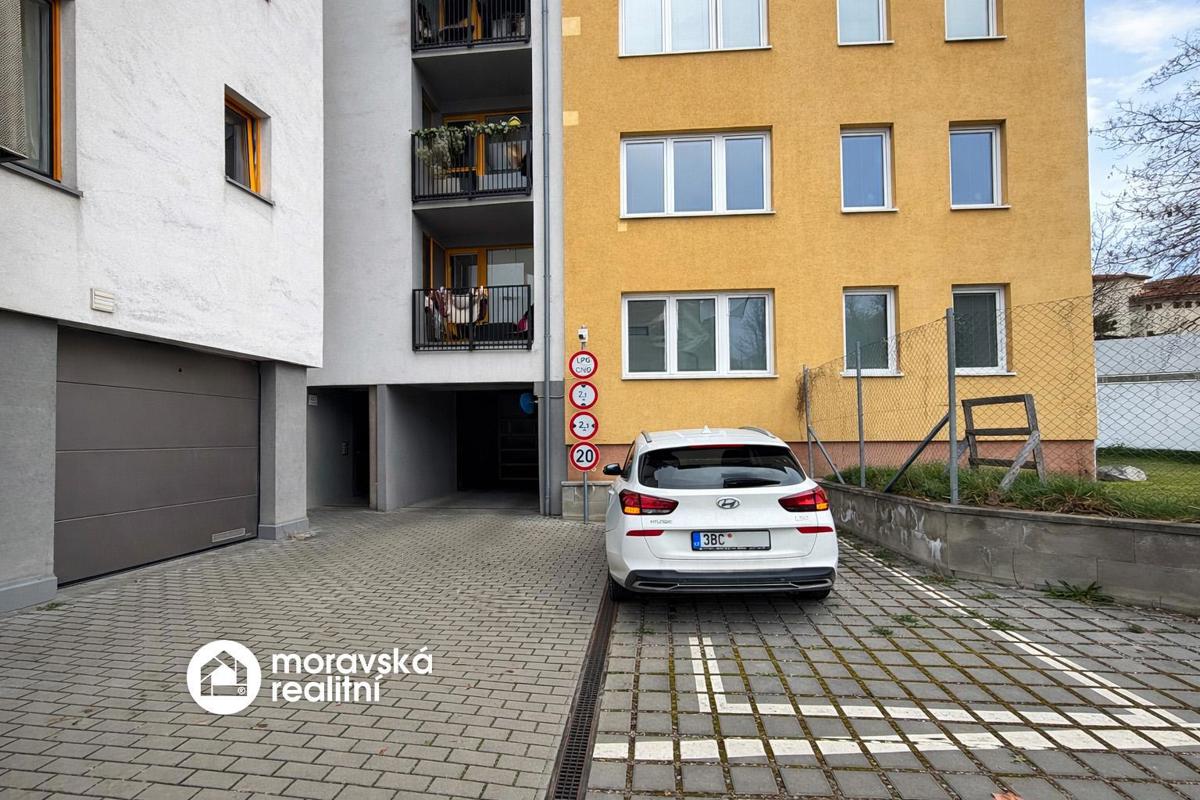 Photo 2 - Garage for rent · 18 m²
