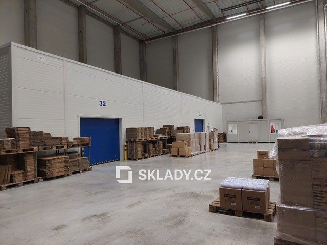 Fotografie 3 - Pronájem komerční nemovitosti · Sklad · 15 000 m²