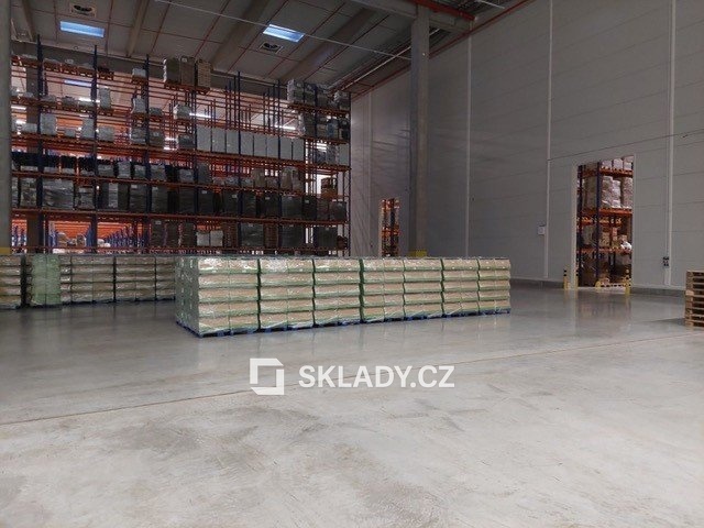 Fotografie 2 - Pronájem komerční nemovitosti · Sklad · 15 000 m²