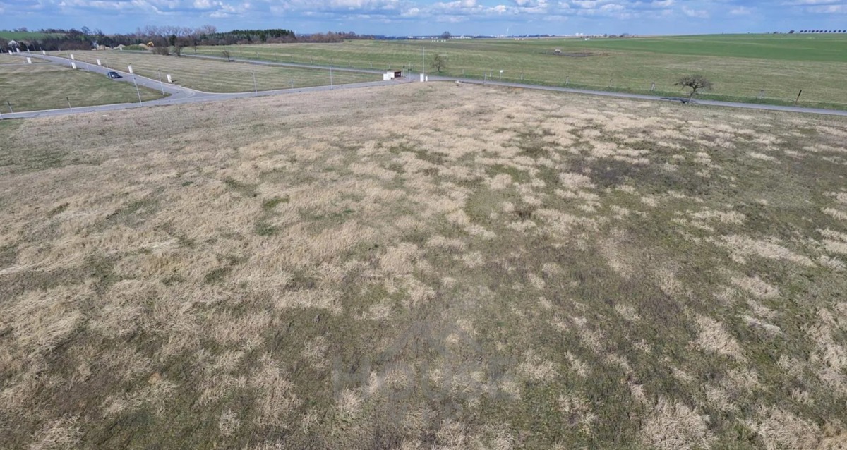 Photo 2 - Land for sale · Housings