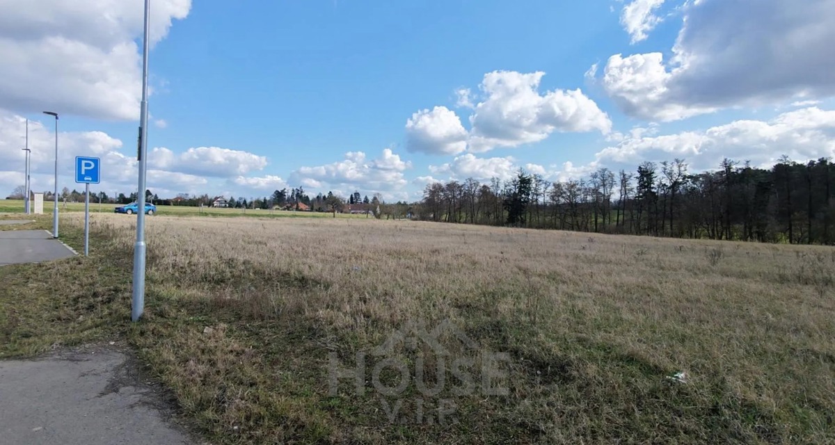 Photo 4 - Land for sale · Housings