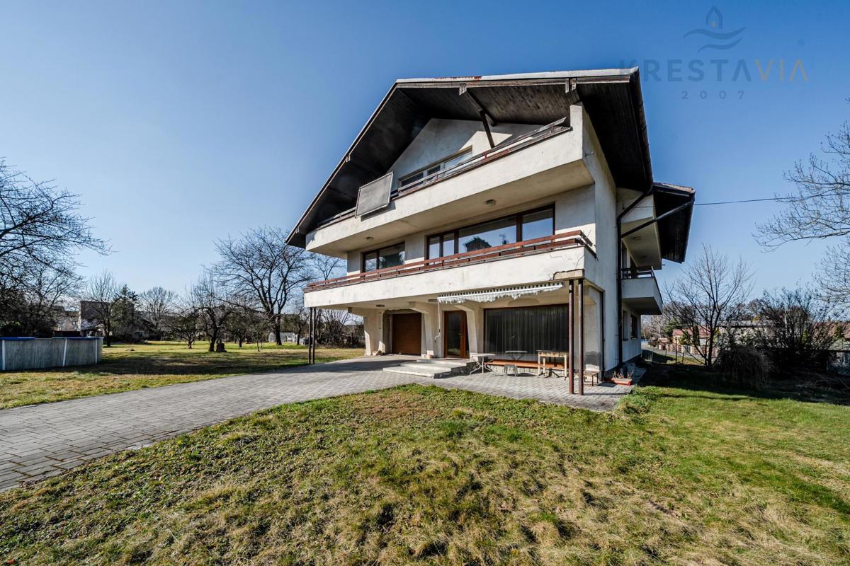 Фото 1 - Продажа дома · Семейный дом · 137 m² · 5 комнат