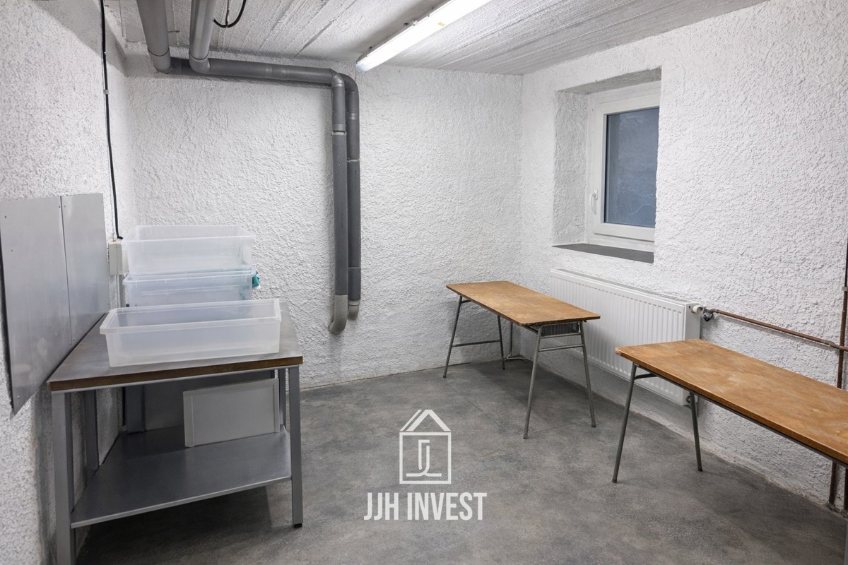 Photo 2 - Commercial property for rent · Office · 112 m²