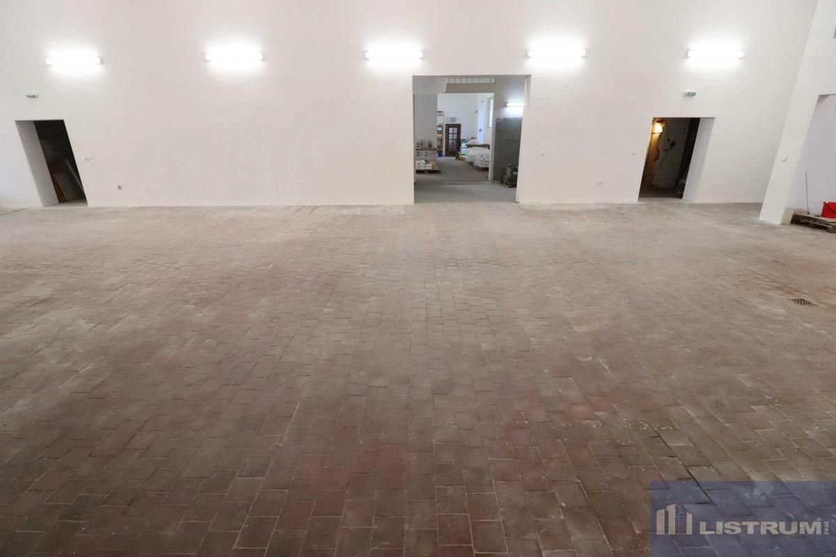 Photo 1 - Commercial property for rent · Warehouse · 790 m²