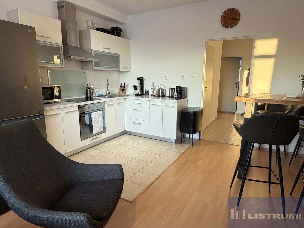 Photo 2 - Apartment for sale · 3+kk · 70 m²