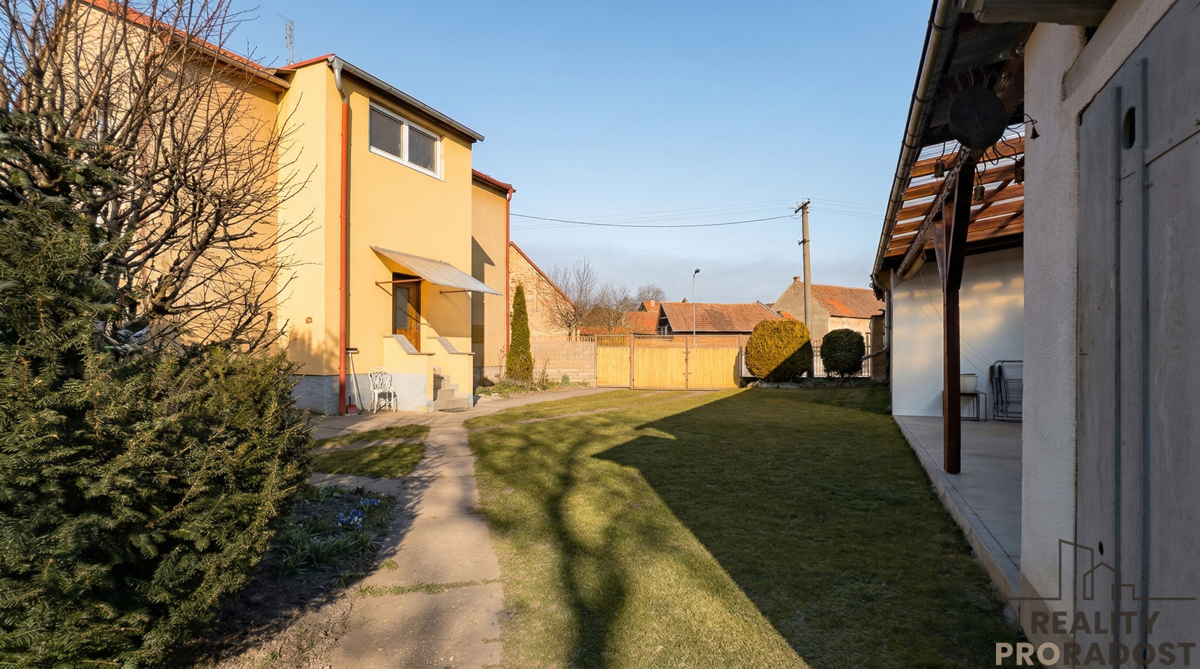 Fotografie 1 - Prodej domu · Rodinný · 200 m² · 5 pokojů