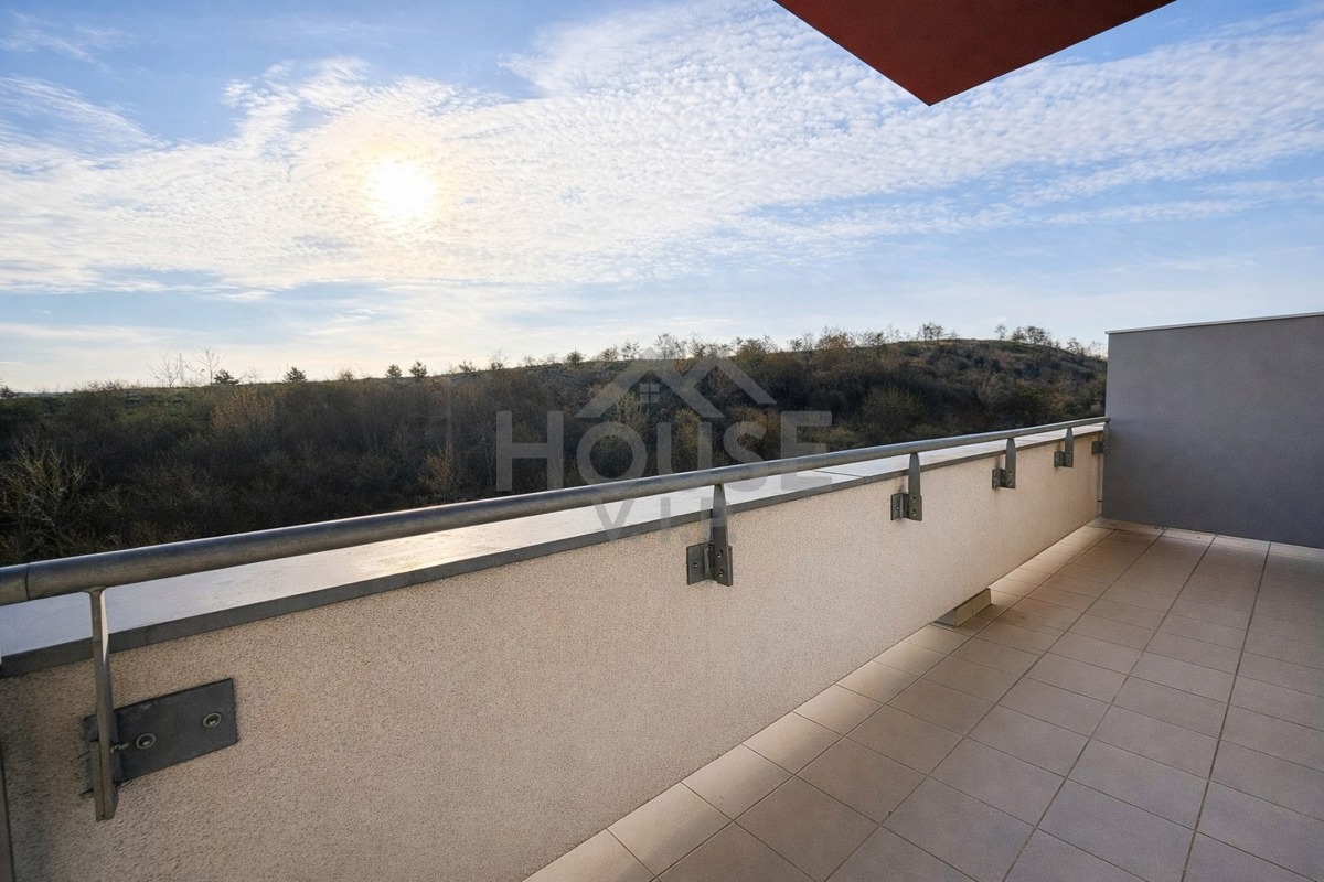 Фото 2 - Продаж квартири · 2+kk · 51 m²