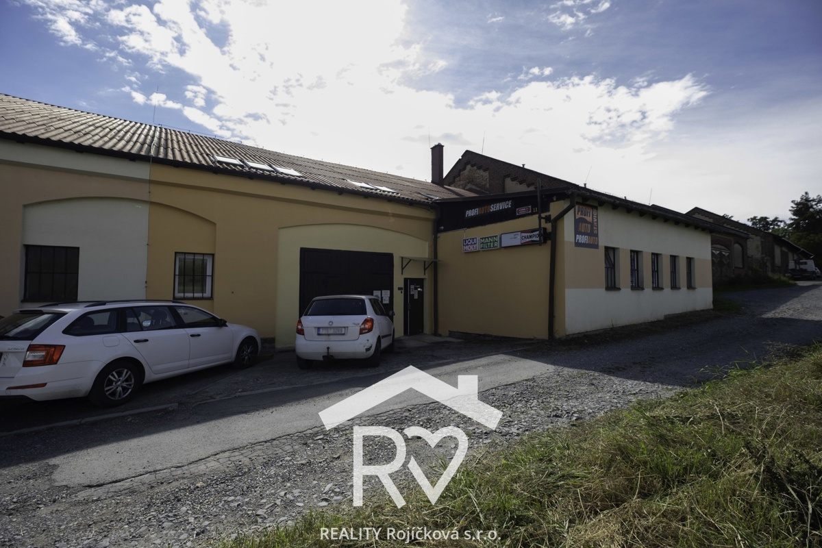 Фото 1 - Продажа дома · Семейный дом · 482 m² · 5 комнат
