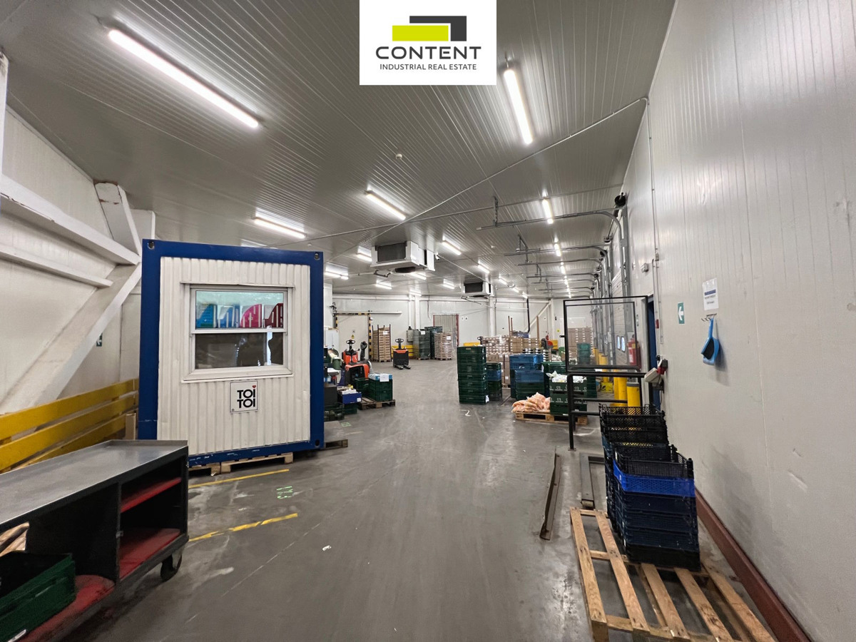 Photo 3 - Commercial property for rent · Warehouse · 4 712 m²