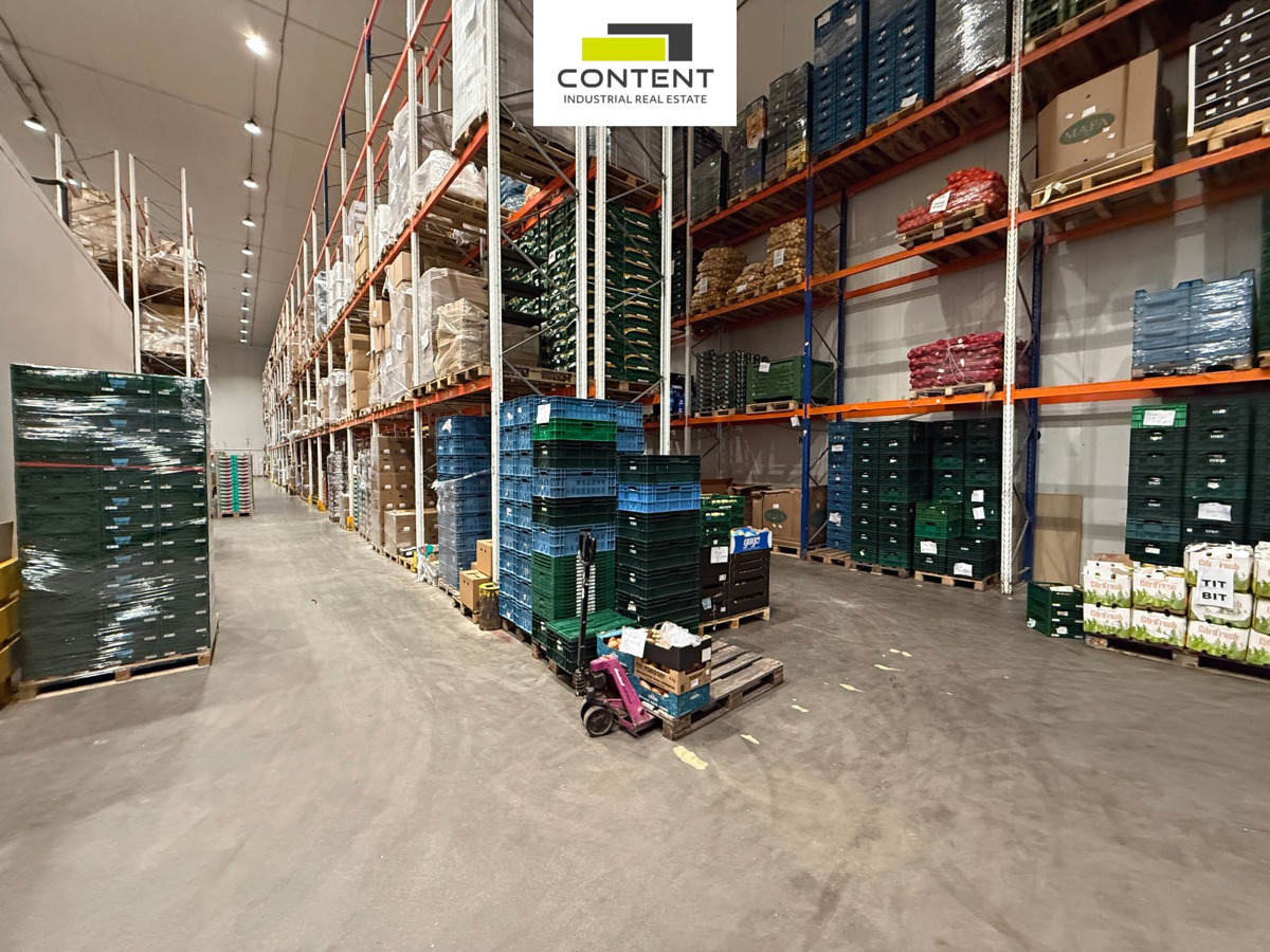 Photo 4 - Commercial property for rent · Warehouse · 4 712 m²