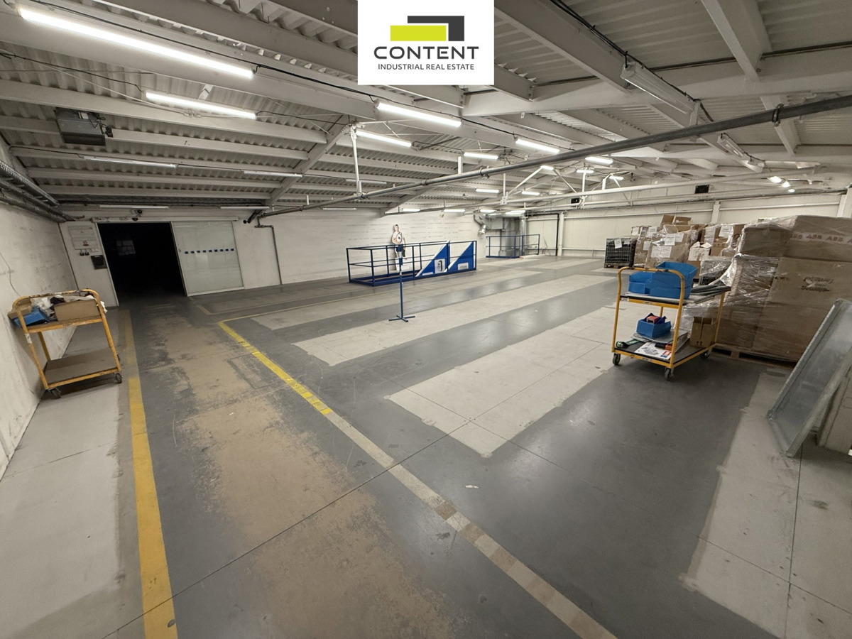 Photo 3 - Commercial property for rent · 3 922 m²