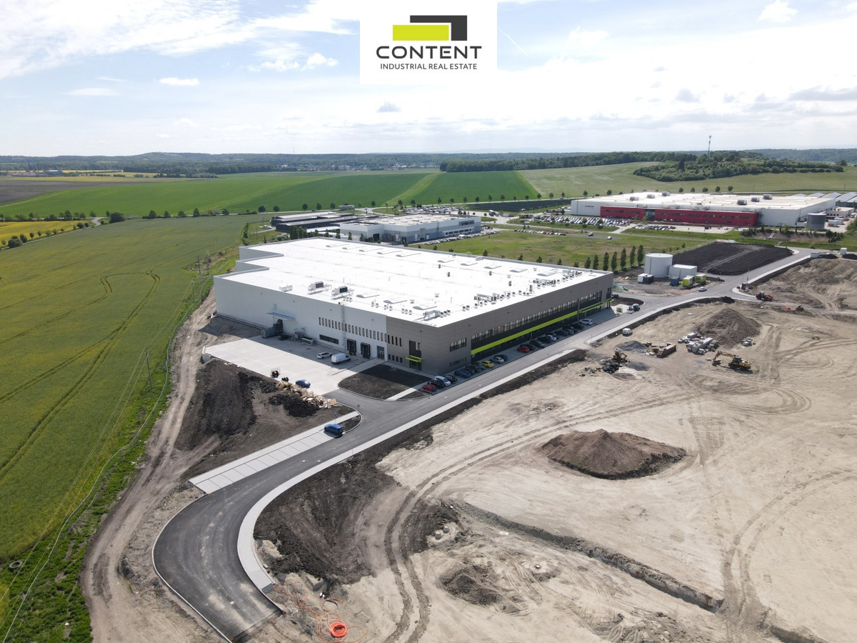 Photo 1 - Commercial property for rent · 24 442 m²