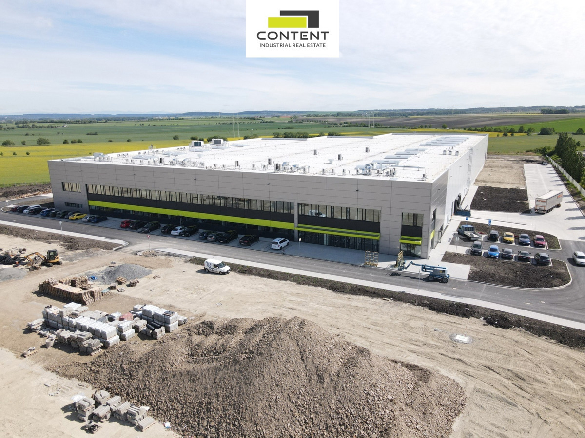 Photo 3 - Commercial property for rent · 24 442 m²